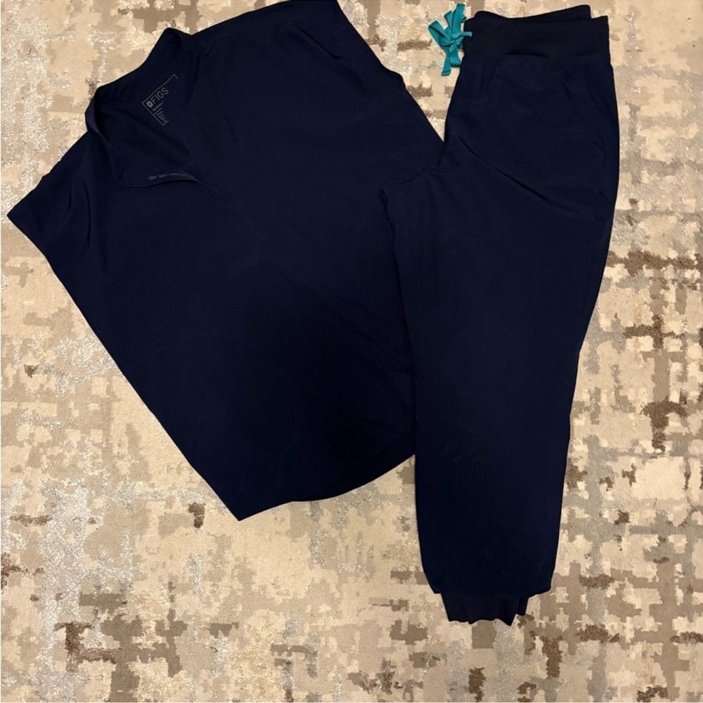 Figs Women's Navy set